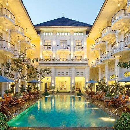 The Phoenix Hotel Yogyakarta - Handwritten Collection Exterior photo The hotel's main pool