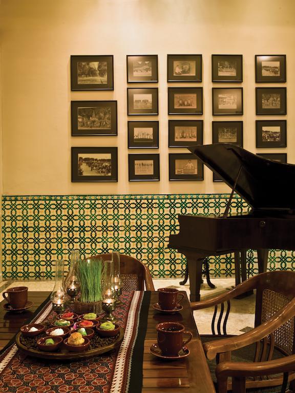 The Phoenix Hotel Yogyakarta - Handwritten Collection Exterior photo The piano at the lobby