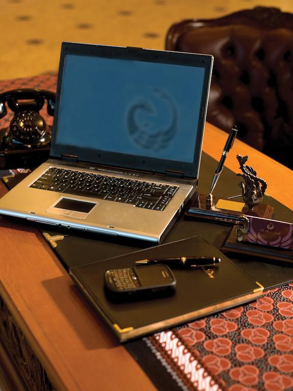 The Phoenix Hotel Yogyakarta - Handwritten Collection Exterior photo A laptop computer