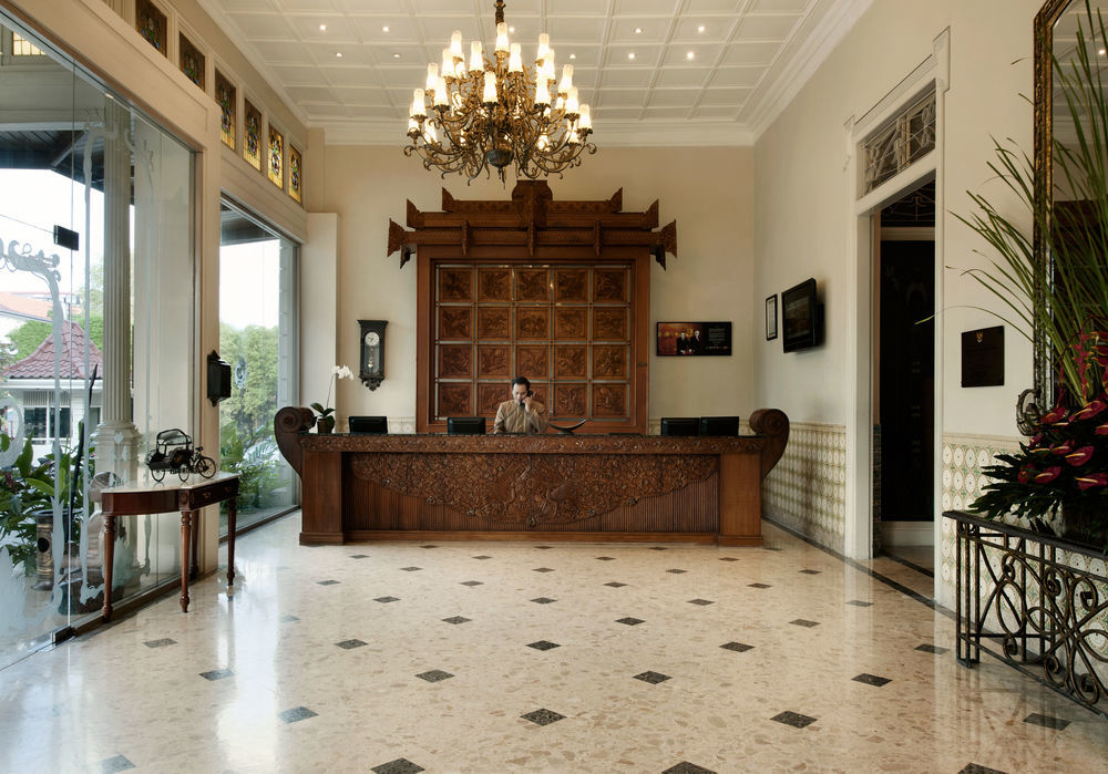 The Phoenix Hotel Yogyakarta - Handwritten Collection Exterior photo The hotel's lobby
