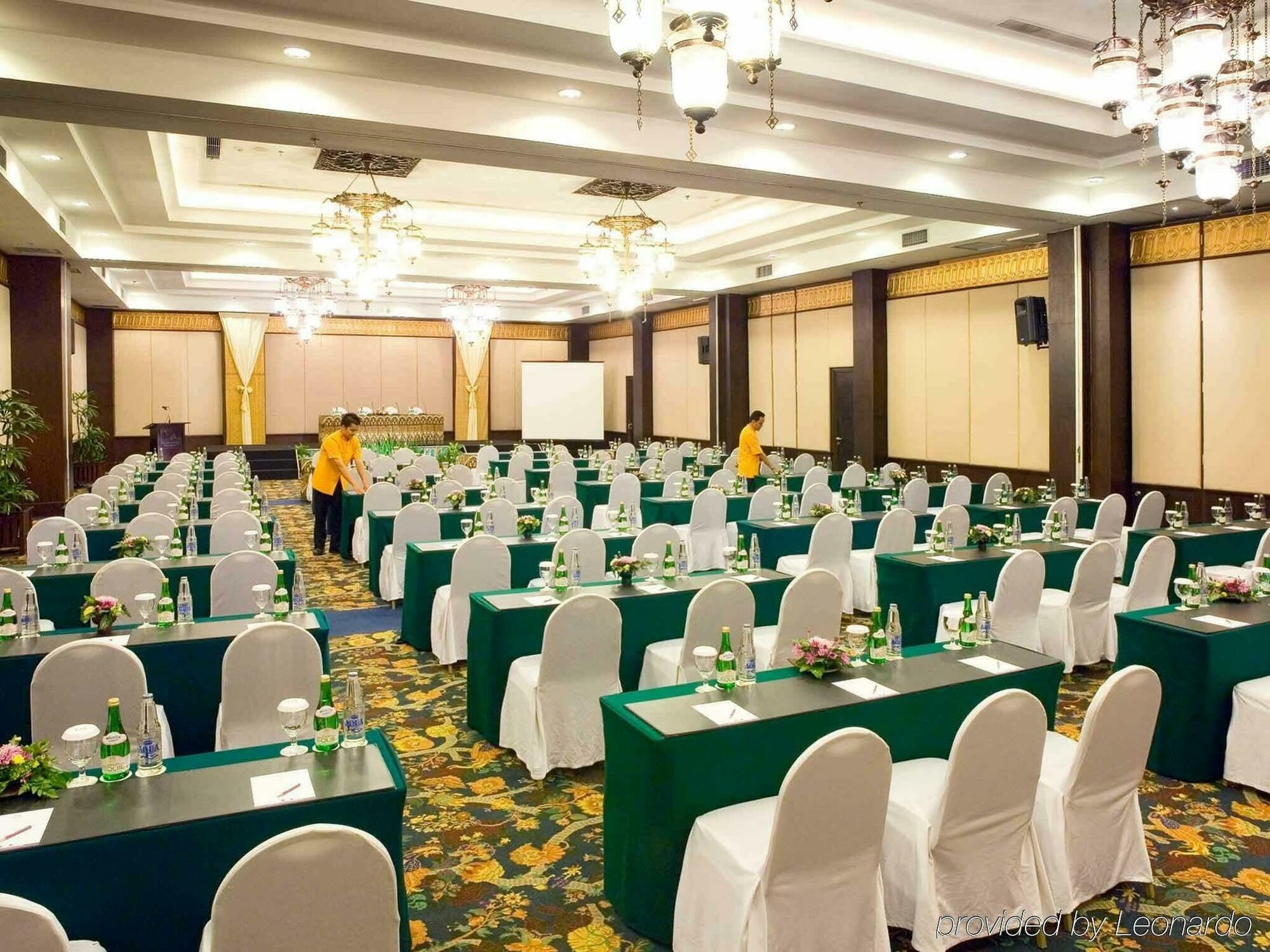 The Phoenix Hotel Yogyakarta - Handwritten Collection Facilities photo The Royal Paragon Hall